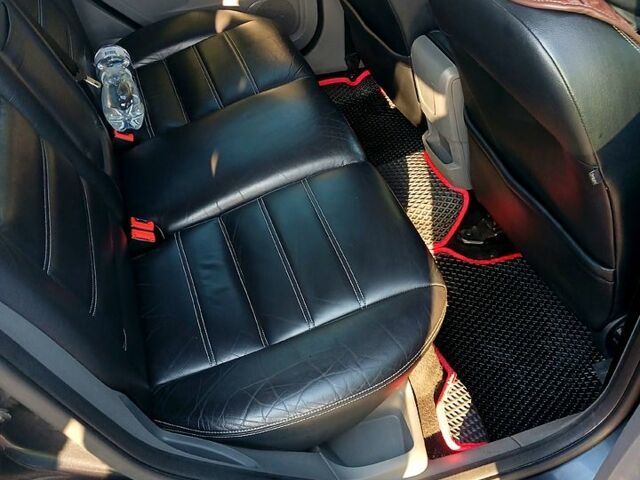 Серый Форд Фокус, объемом двигателя 1.6 л и пробегом 400 тыс. км за 4999 $, фото 10 на Automoto.ua