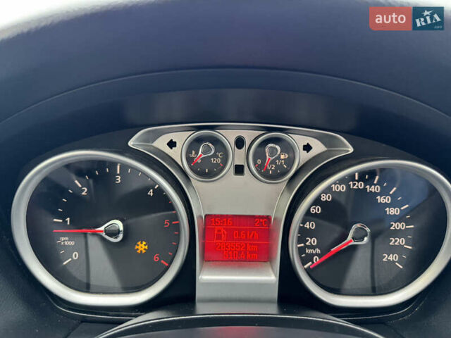 Сірий Форд Фокус, об'ємом двигуна 1.56 л та пробігом 283 тис. км за 4650 $, фото 36 на Automoto.ua