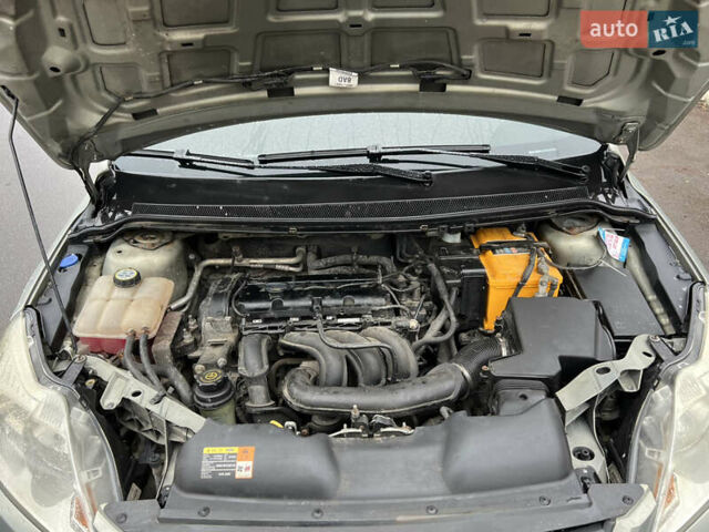 Серый Форд Фокус, объемом двигателя 1.6 л и пробегом 308 тыс. км за 4199 $, фото 9 на Automoto.ua