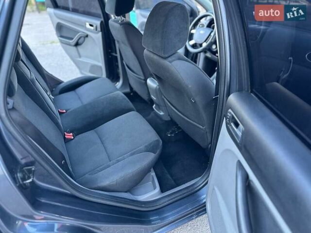 Серый Форд Фокус, объемом двигателя 2 л и пробегом 243 тыс. км за 5700 $, фото 2 на Automoto.ua