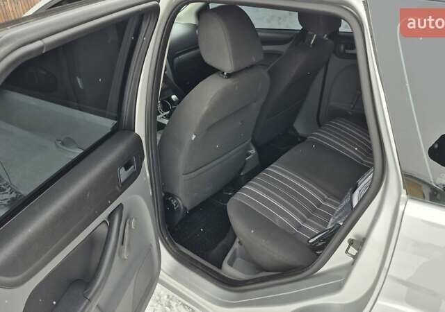 Серый Форд Фокус, объемом двигателя 1.56 л и пробегом 225 тыс. км за 5500 $, фото 28 на Automoto.ua