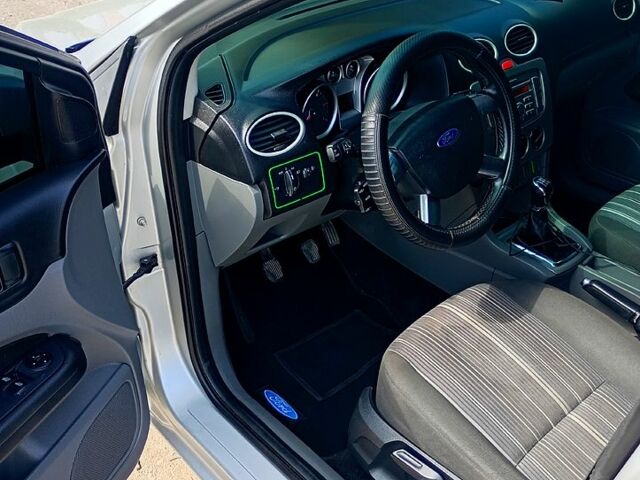 Сірий Форд Фокус, об'ємом двигуна 1.6 л та пробігом 350 тис. км за 4800 $, фото 9 на Automoto.ua