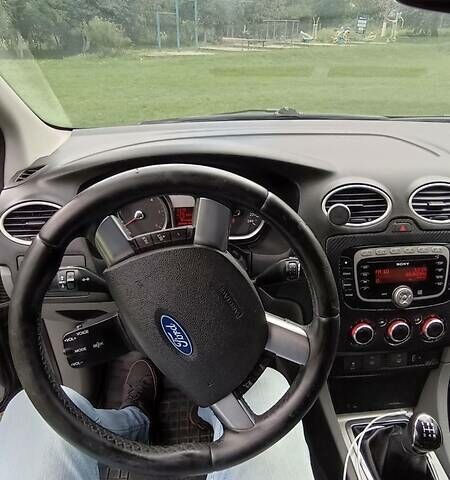 Серый Форд Фокус, объемом двигателя 1.6 л и пробегом 288 тыс. км за 5400 $, фото 16 на Automoto.ua