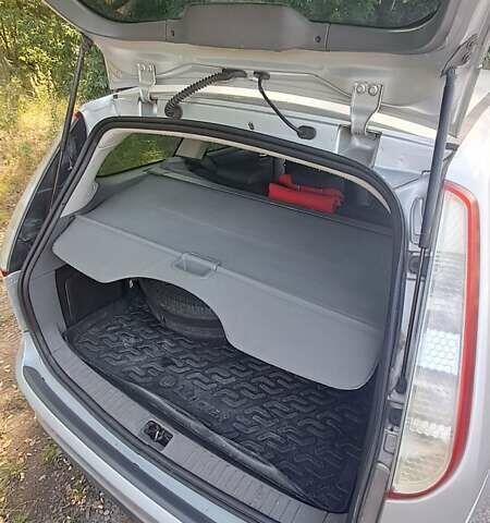 Серый Форд Фокус, объемом двигателя 1.6 л и пробегом 425 тыс. км за 4200 $, фото 24 на Automoto.ua