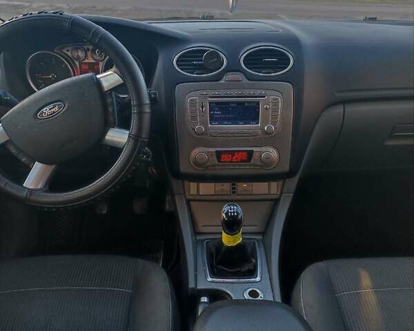 Серый Форд Фокус, объемом двигателя 1.6 л и пробегом 263 тыс. км за 5500 $, фото 10 на Automoto.ua