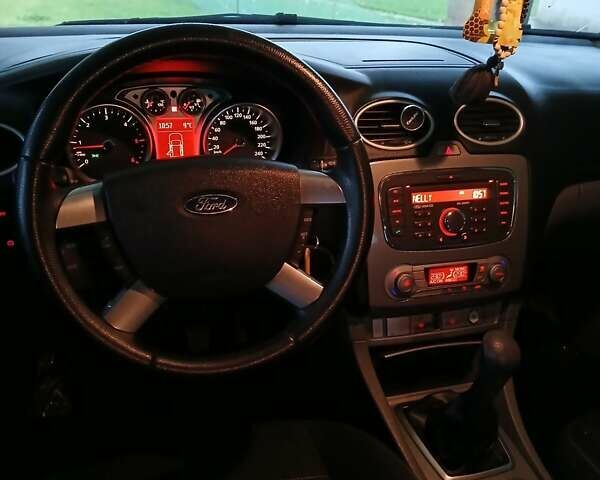 Сірий Форд Фокус, об'ємом двигуна 1.56 л та пробігом 274 тис. км за 4600 $, фото 7 на Automoto.ua