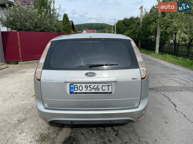 Серый Форд Фокус, объемом двигателя 1.6 л и пробегом 258 тыс. км за 4500 $, фото 7 на Automoto.ua