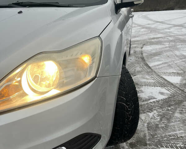 Сірий Форд Фокус, об'ємом двигуна 1.56 л та пробігом 256 тис. км за 5300 $, фото 5 на Automoto.ua