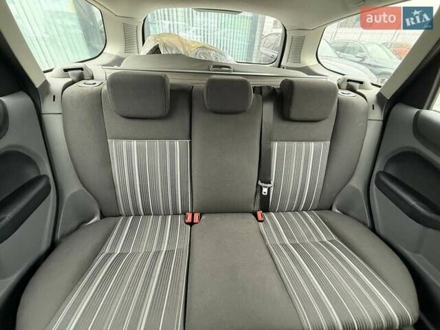 Серый Форд Фокус, объемом двигателя 1.6 л и пробегом 278 тыс. км за 5500 $, фото 19 на Automoto.ua