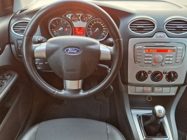 Серый Форд Фокус, объемом двигателя 1.6 л и пробегом 221 тыс. км за 5750 $, фото 19 на Automoto.ua