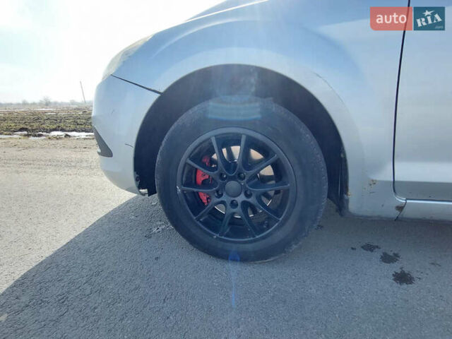 Сірий Форд Фокус, об'ємом двигуна 1.6 л та пробігом 304 тис. км за 5200 $, фото 27 на Automoto.ua