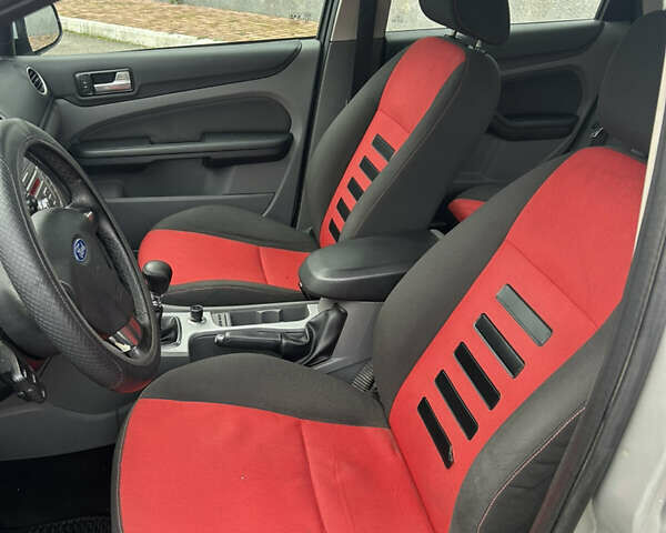 Серый Форд Фокус, объемом двигателя 2 л и пробегом 308 тыс. км за 4700 $, фото 15 на Automoto.ua