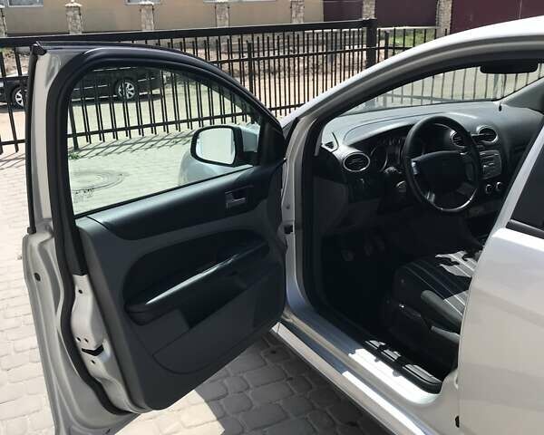 Серый Форд Фокус, объемом двигателя 1.6 л и пробегом 277 тыс. км за 6000 $, фото 31 на Automoto.ua