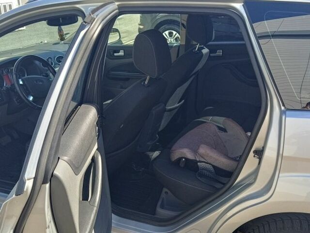 Форд Фокус 2008 в Киеве на Automoto.ua Серый Форд Фокус, объемом двигателя 2 л и пробегом 350 тыс. км за 3099 $, фото 5 на Automoto.ua