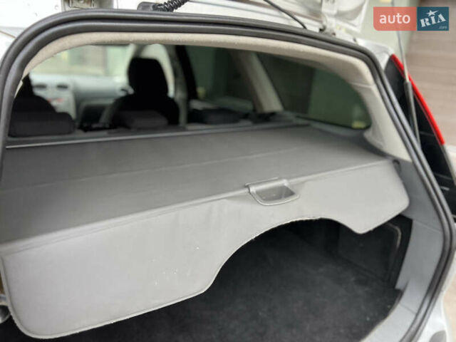 Серый Форд Фокус, объемом двигателя 1.6 л и пробегом 264 тыс. км за 4150 $, фото 35 на Automoto.ua