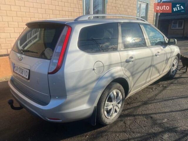 Сірий Форд Фокус, об'ємом двигуна 1.6 л та пробігом 237 тис. км за 5500 $, фото 4 на Automoto.ua