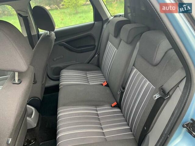 Форд Фокус 2008 у Луцьку на Automoto.ua Сірий Форд Фокус, об'ємом двигуна 1.6 л та пробігом 210 тис. км за 6300 $, фото 2 на Automoto.ua