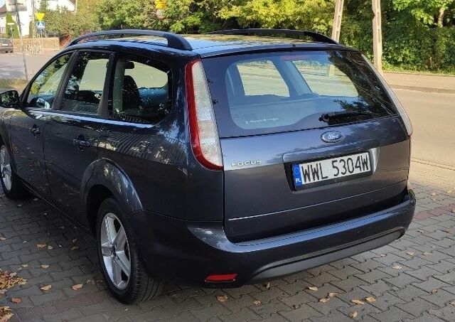 Серый Форд Фокус, объемом двигателя 1.6 л и пробегом 218 тыс. км за 2300 $, фото 2 на Automoto.ua