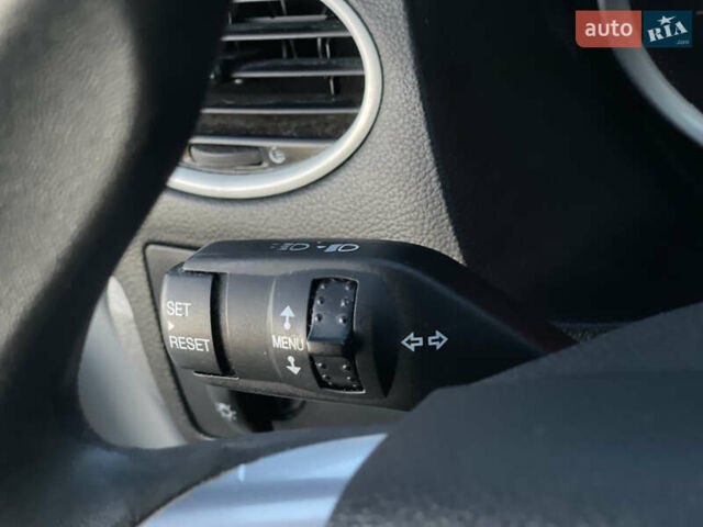 Серый Форд Фокус, объемом двигателя 1.6 л и пробегом 193 тыс. км за 5150 $, фото 23 на Automoto.ua