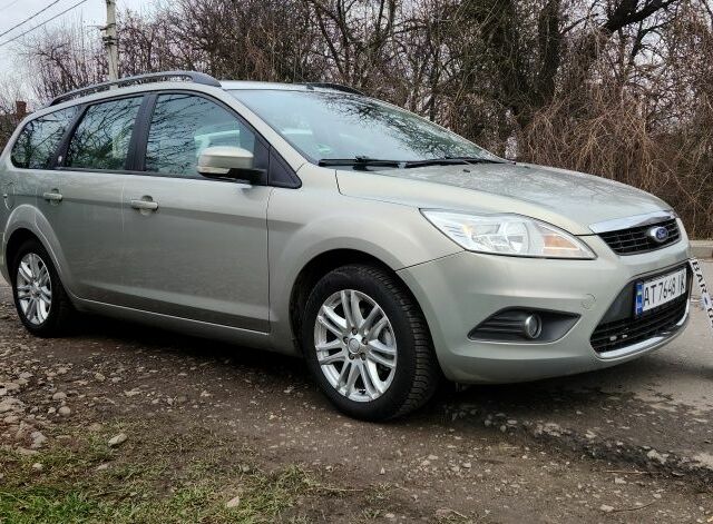 Серый Форд Фокус, объемом двигателя 1.6 л и пробегом 160 тыс. км за 6650 $, фото 1 на Automoto.ua