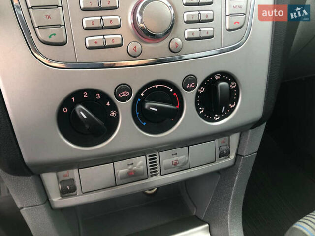 Форд Фокус 2008 у Рівному на Automoto.ua Сірий Форд Фокус, об'ємом двигуна 1.6 л та пробігом 223 тис. км за 5600 $, фото 24 на Automoto.ua