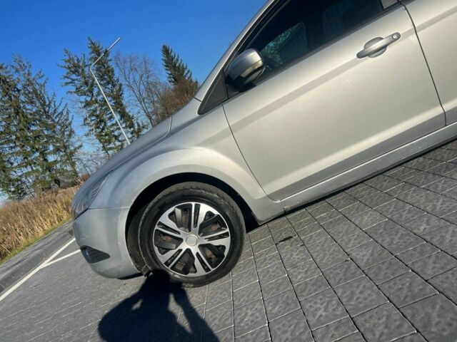 Сірий Форд Фокус, об'ємом двигуна 1.8 л та пробігом 287 тис. км за 3900 $, фото 1 на Automoto.ua