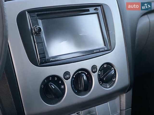 Серый Форд Фокус, объемом двигателя 1.6 л и пробегом 193 тыс. км за 5150 $, фото 25 на Automoto.ua