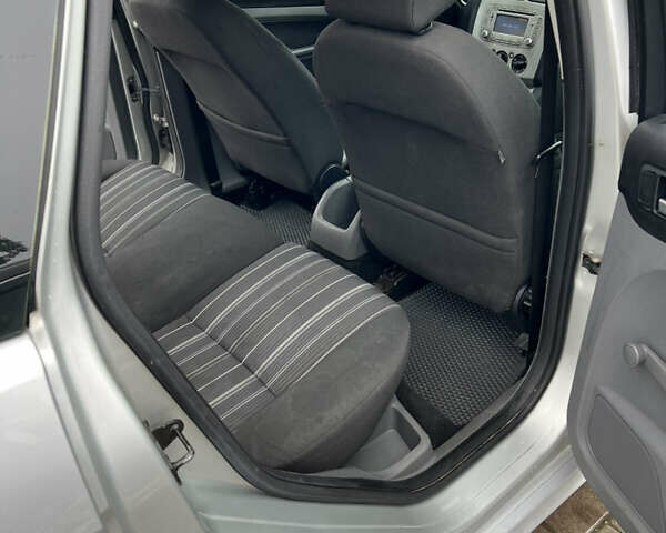 Сірий Форд Фокус, об'ємом двигуна 1.56 л та пробігом 300 тис. км за 4500 $, фото 9 на Automoto.ua