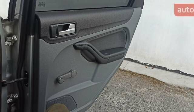 Форд Фокус 2008 у Умани на Automoto.ua Сірий Форд Фокус, об'ємом двигуна 1.6 л та пробігом 217 тис. км за 6200 $, фото 12 на Automoto.ua