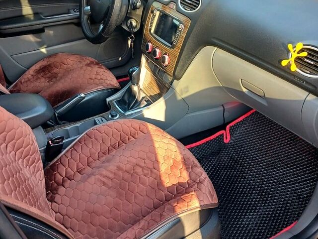 Серый Форд Фокус, объемом двигателя 1.6 л и пробегом 400 тыс. км за 4999 $, фото 9 на Automoto.ua