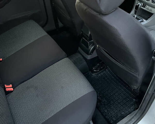 Серый Форд Фокус, объемом двигателя 2 л и пробегом 293 тыс. км за 6300 $, фото 13 на Automoto.ua