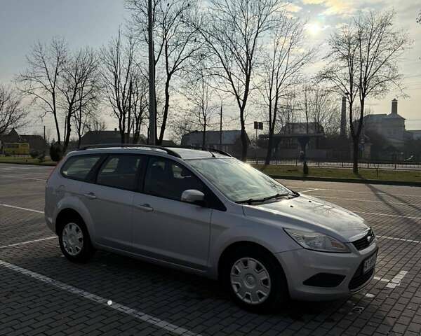 Серый Форд Фокус, объемом двигателя 1.56 л и пробегом 222 тыс. км за 5200 $, фото 2 на Automoto.ua