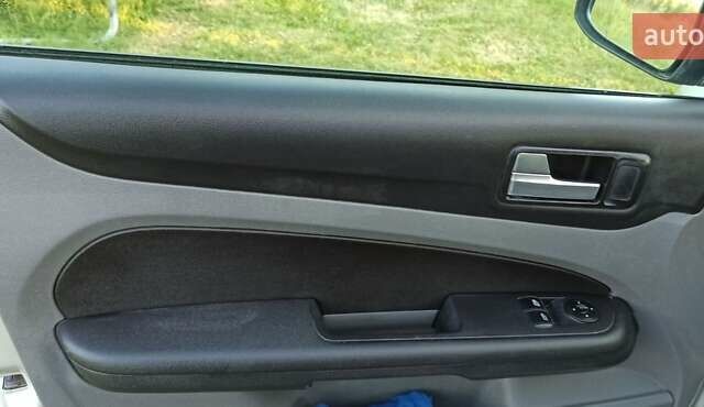 Форд Фокус 2008 у Стрые на Automoto.ua Сірий Форд Фокус, об'ємом двигуна 1.6 л та пробігом 310 тис. км за 4697 $, фото 20 на Automoto.ua