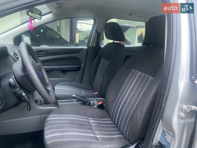 Серый Форд Фокус, объемом двигателя 1.6 л и пробегом 228 тыс. км за 4650 $, фото 21 на Automoto.ua