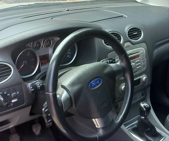 Форд Фокус 2008 в Очакове на Automoto.ua Серый Форд Фокус, объемом двигателя 1.6 л и пробегом 230 тыс. км за 5600 $, фото 6 на Automoto.ua