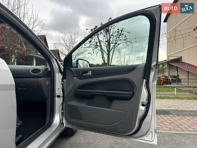 Сірий Форд Фокус, об'ємом двигуна 1.6 л та пробігом 165 тис. км за 6499 $, фото 63 на Automoto.ua