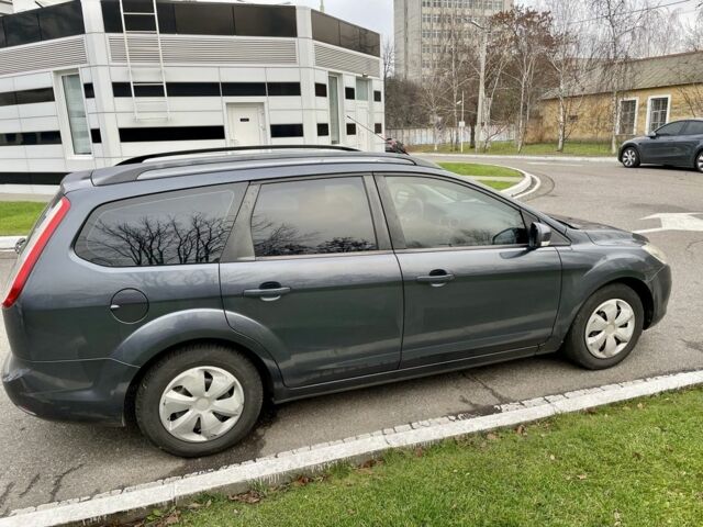 Серый Форд Фокус, объемом двигателя 1.6 л и пробегом 266 тыс. км за 5700 $, фото 2 на Automoto.ua