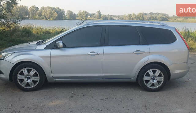 Серый Форд Фокус, объемом двигателя 1.6 л и пробегом 200 тыс. км за 6100 $, фото 4 на Automoto.ua