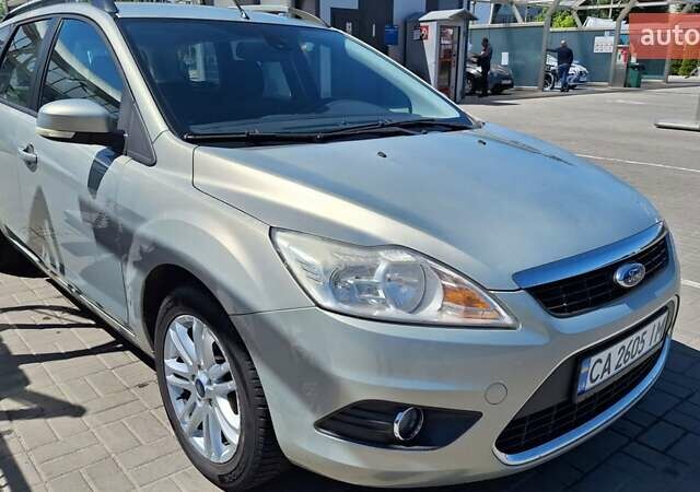 Серый Форд Фокус, объемом двигателя 2 л и пробегом 223 тыс. км за 6000 $, фото 1 на Automoto.ua