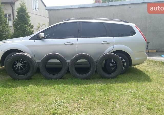 Серый Форд Фокус, объемом двигателя 1.6 л и пробегом 232 тыс. км за 5300 $, фото 1 на Automoto.ua