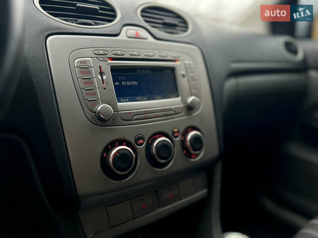 Форд Фокус 2008 в Львове на Automoto.ua Серый Форд Фокус, объемом двигателя 1.6 л и пробегом 262 тыс. км за 4500 $, фото 14 на Automoto.ua
