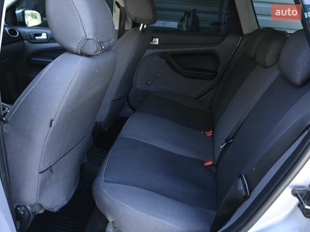 Серый Форд Фокус, объемом двигателя 1.6 л и пробегом 296 тыс. км за 5350 $, фото 20 на Automoto.ua