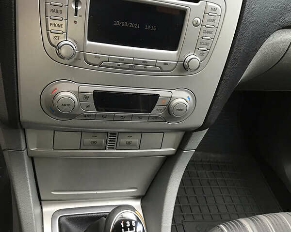 Серый Форд Фокус, объемом двигателя 1.6 л и пробегом 263 тыс. км за 5200 $, фото 29 на Automoto.ua