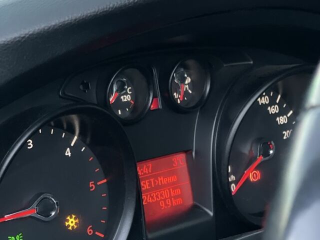 Серый Форд Фокус, объемом двигателя 1.6 л и пробегом 243 тыс. км за 4650 $, фото 21 на Automoto.ua