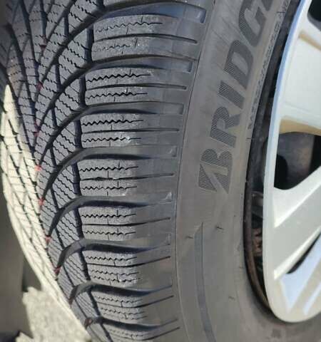 Серый Форд Фокус, объемом двигателя 1.6 л и пробегом 300 тыс. км за 5500 $, фото 9 на Automoto.ua