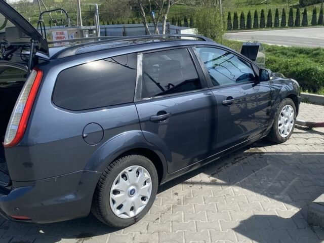 Серый Форд Фокус, объемом двигателя 1.6 л и пробегом 220 тыс. км за 5750 $, фото 8 на Automoto.ua