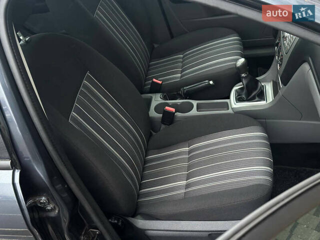 Серый Форд Фокус, объемом двигателя 0 л и пробегом 203 тыс. км за 5900 $, фото 16 на Automoto.ua