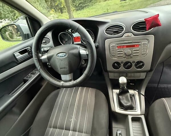 Форд Фокус 2009 у Бердичеве на Automoto.ua Сірий Форд Фокус, об'ємом двигуна 1.6 л та пробігом 260 тис. км за 5250 $, фото 6 на Automoto.ua