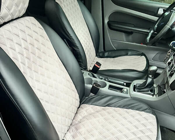 Серый Форд Фокус, объемом двигателя 1.56 л и пробегом 310 тыс. км за 6200 $, фото 13 на Automoto.ua