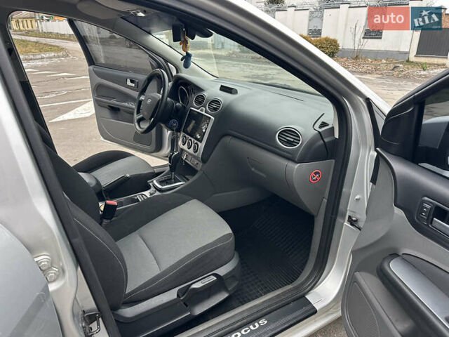 Серый Форд Фокус, объемом двигателя 2 л и пробегом 165 тыс. км за 7300 $, фото 41 на Automoto.ua